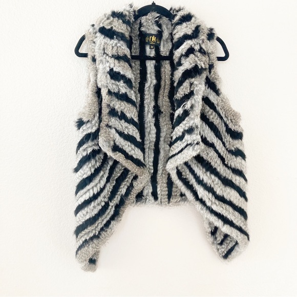 100% Rabbit Fur Vest - Picture 1 of 7